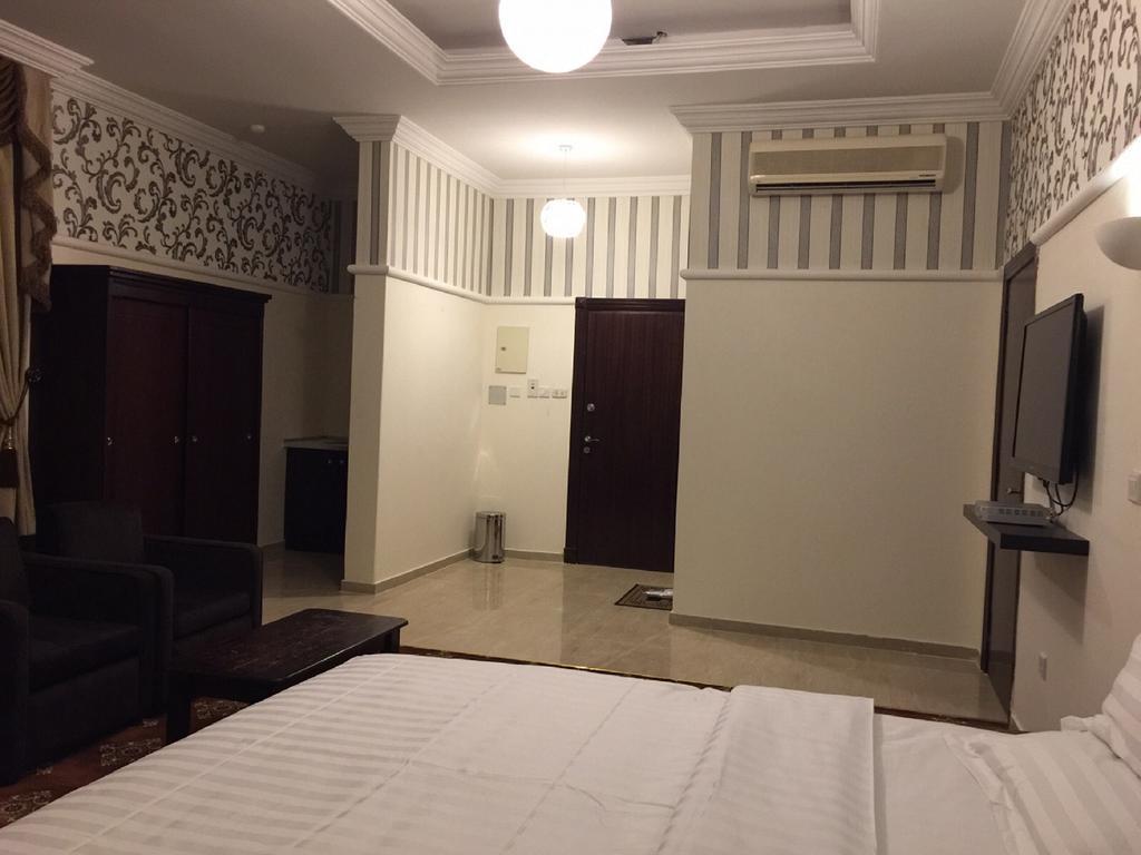 Al Denny Aparthotel Jiddah Esterno foto