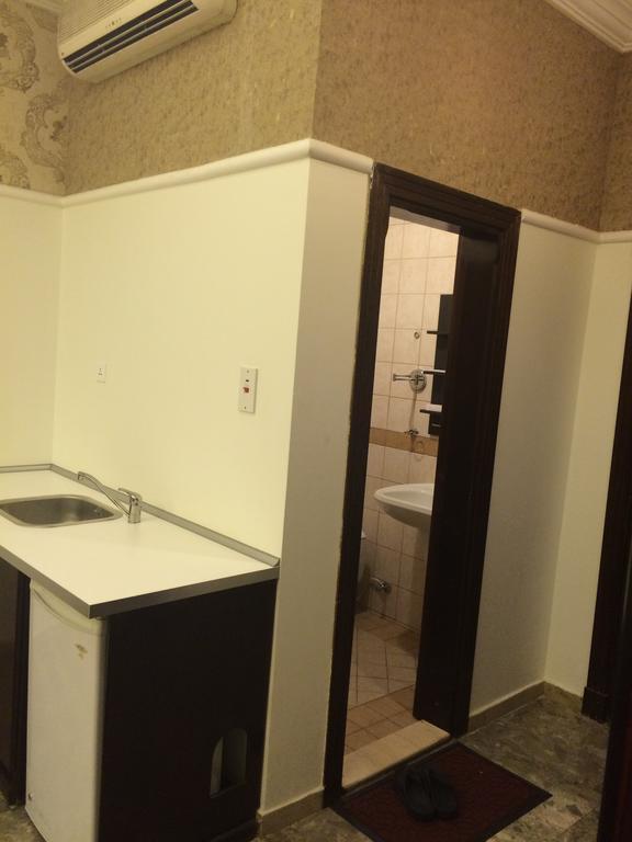 Al Denny Aparthotel Jiddah Esterno foto
